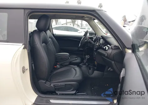 2016 Mini Hardtop Cooper из США, поврежденный, VIN WMWXP5C59G2D13464